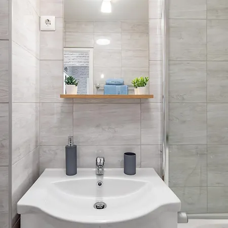Apartament Lizo 2 *